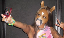 Yüzünün ata benzemesi için çok sayıda ameliyat geçirdi