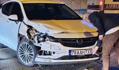 İki otomobilin çarpıştığı kazada 6 kişi yaralandı