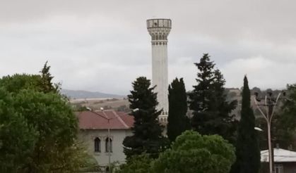 Çanakkale’de yıldırım düştü, cami minaresi yıkıldı