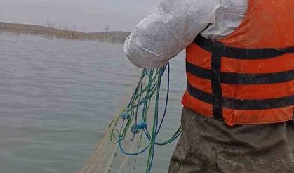 Barajdan 3 bin 800 metre uzunluğundan hayalet ağ çıktı