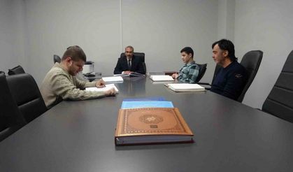 Parmakları gözleri oldu