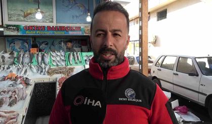 Yakaladığı 100 kiloluk kılıç balığını 40 bin TL’ye sattı