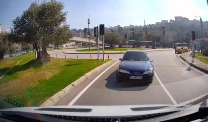 İzmir’de ters yöne giren araç tehlike saçtı