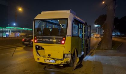 Otomobil minibüse çarptı: 10 yaralı