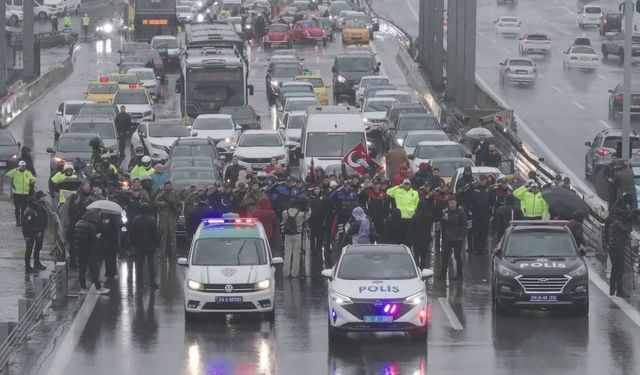 İstanbul Boğazı’nda Ata’ya saygı duruşu