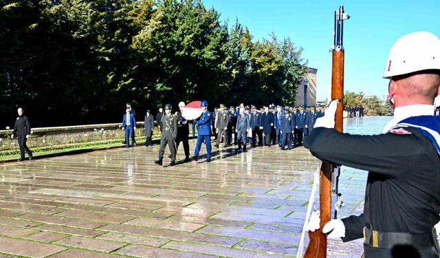 Emniyet Teşkilatı, Atatürk Haftası dolayısıyla Anıtkabir’i ziyaret etti