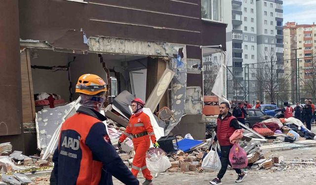 Beylikdüzü’ndeki patlamada apartman görevlisinin doğalgazla intihar ettiği iddiası