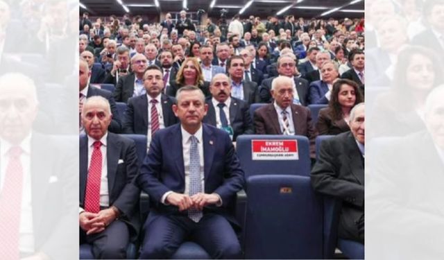 Özgür Özel CHP'de yeniden başkan oldu
